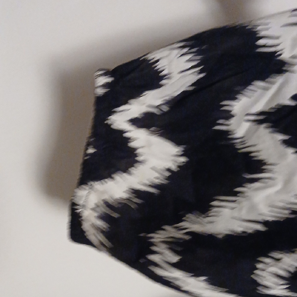 H&M Black and White Long Sleeve Dress - Picture 4 of 10